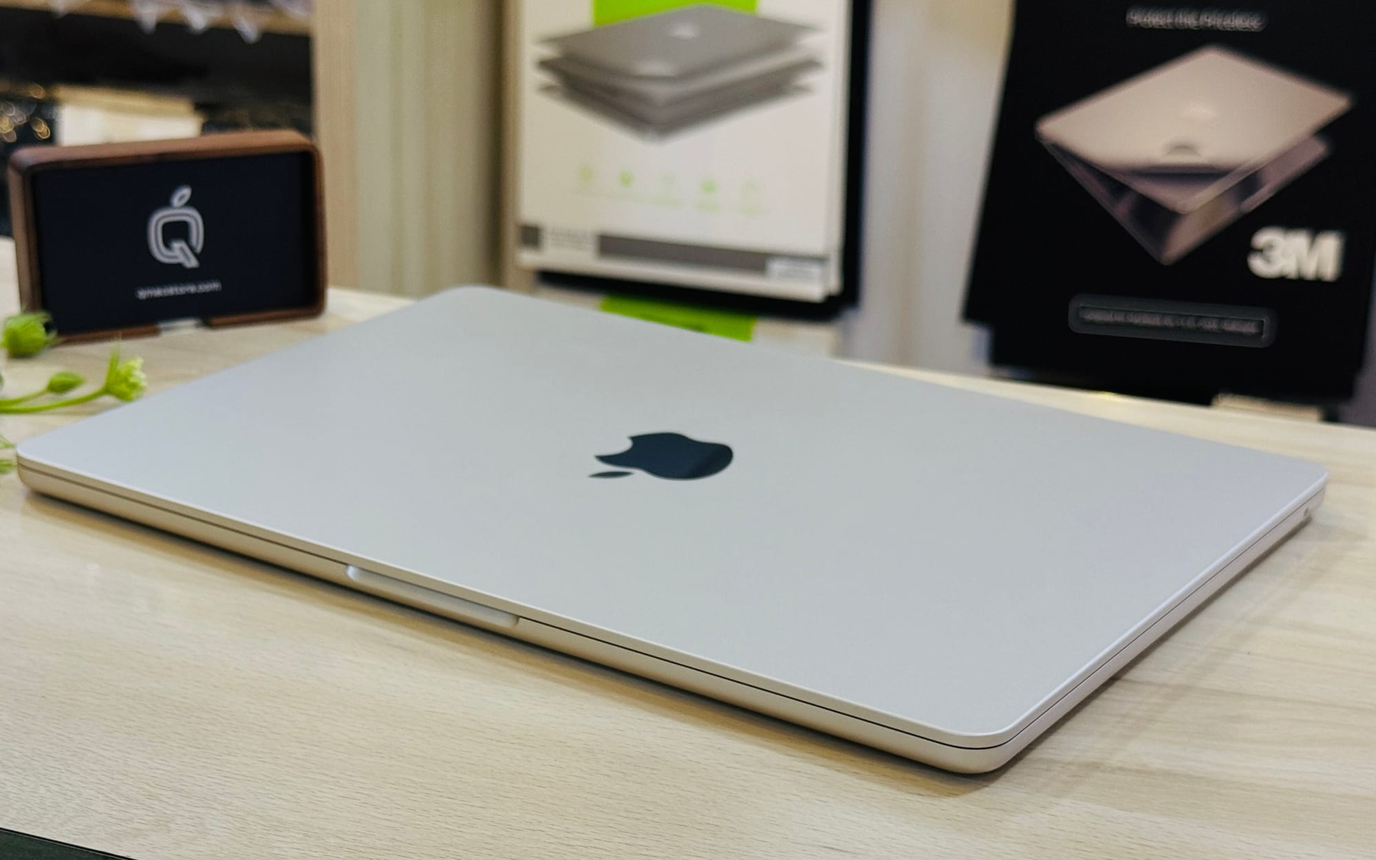 Trên thế giới chỉ có 2 chiếc laptop mỏng hơn MacBook Air M2